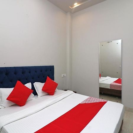 Oyo 38799 Savoy Guest House Pānīpat Eksteriør bilde