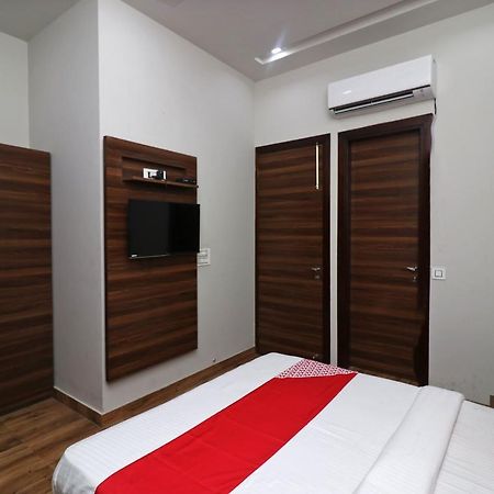 Oyo 38799 Savoy Guest House Pānīpat Eksteriør bilde