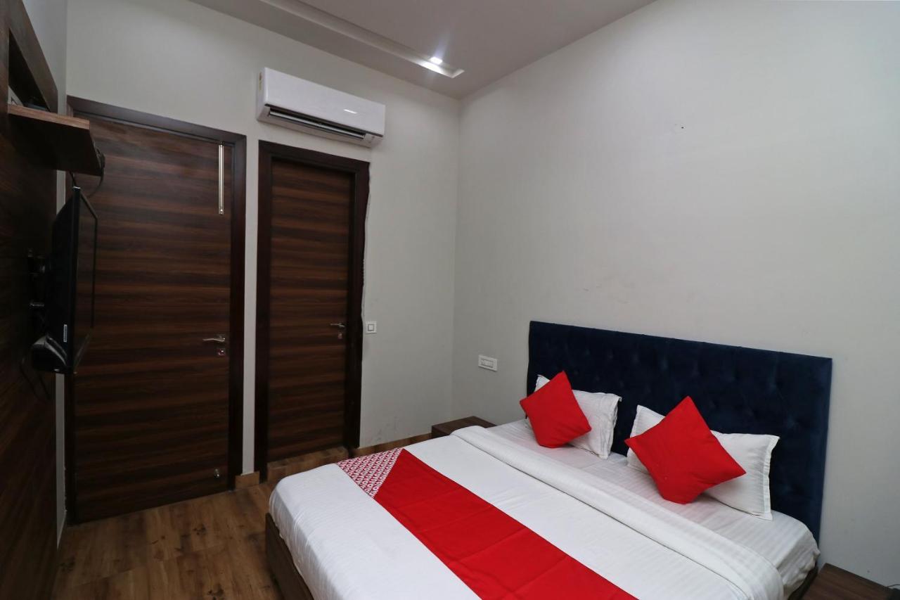 Oyo 38799 Savoy Guest House Pānīpat Eksteriør bilde
