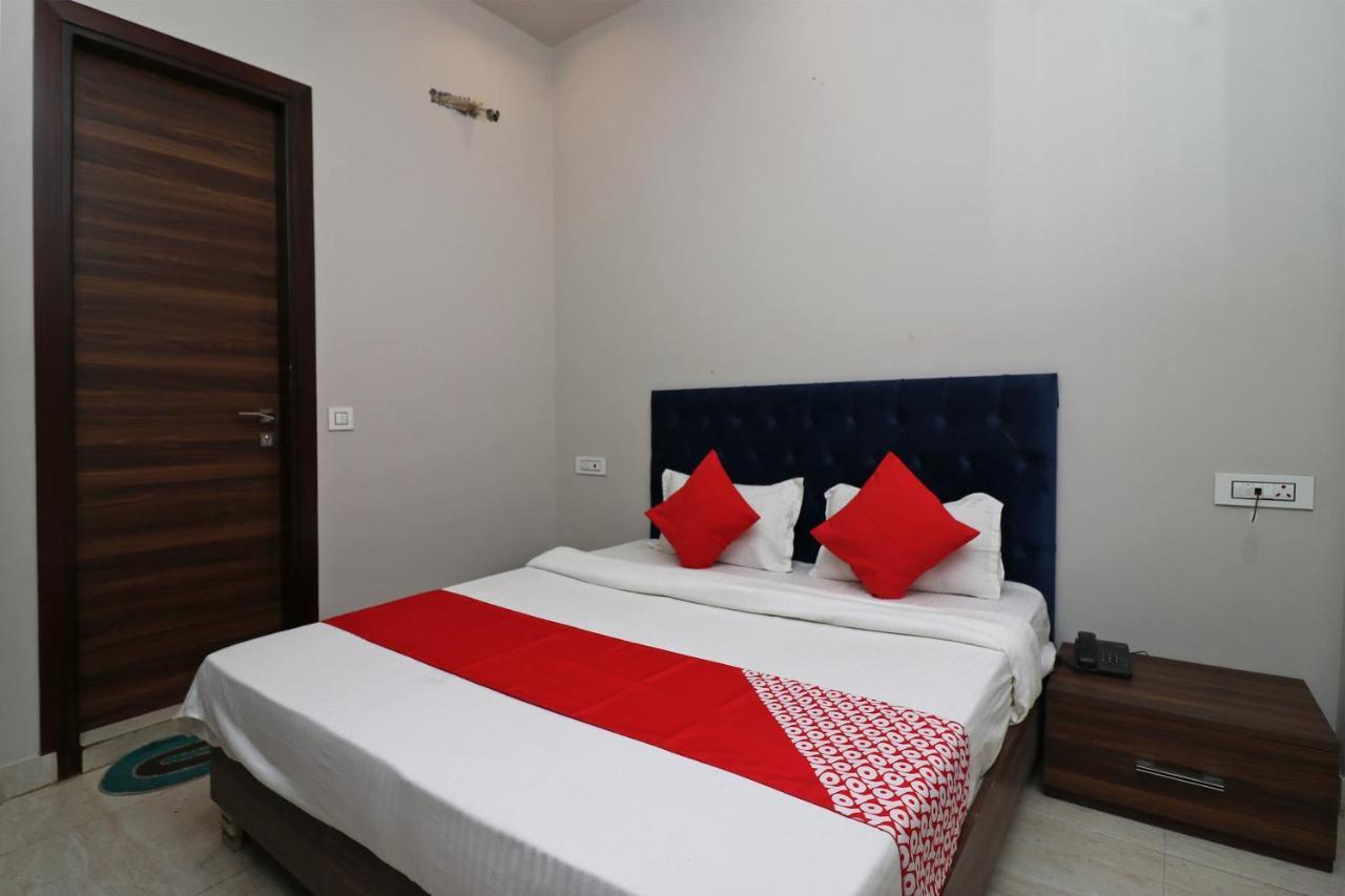 Oyo 38799 Savoy Guest House Pānīpat Eksteriør bilde